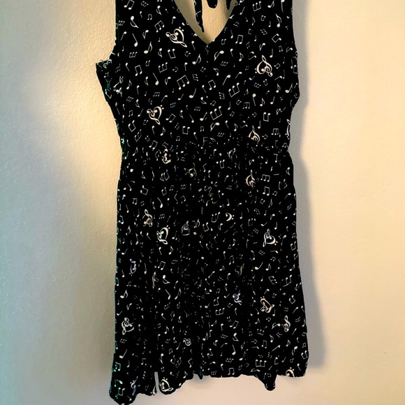 Hot Topic music notes monogram - Picture 6 of 7